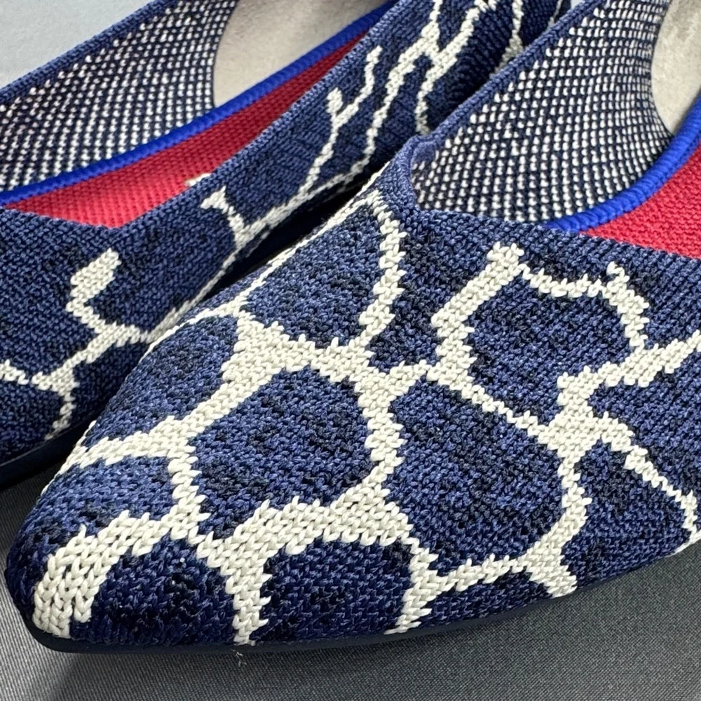 Rothy's The Point Indigo Giraffe Blue White Animal Print Size 7.5‎ Pointed Toe
